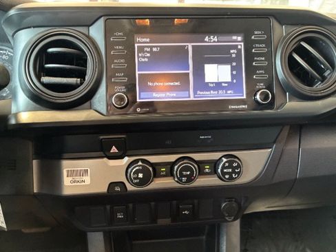 Used 2021 Toyota Tacoma SR RWD image 17