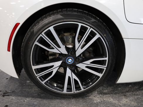 Used 2015 BMW i8 image 12