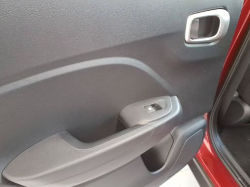 Certified 2025 Hyundai Venue SEL FWD image 14