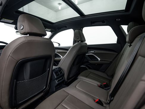 Certified 2025 Audi Q5 Premium w/ Convenience Package image 19