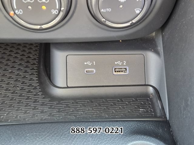 Used 2023 Nissan Z w/ Floor Mat Package (L93) RWD image 24