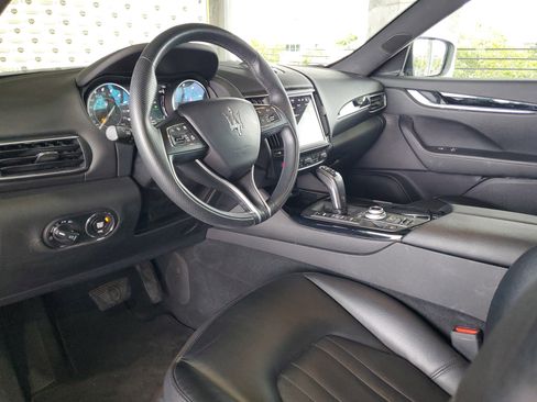 Used 2023 Maserati Levante GT image 16