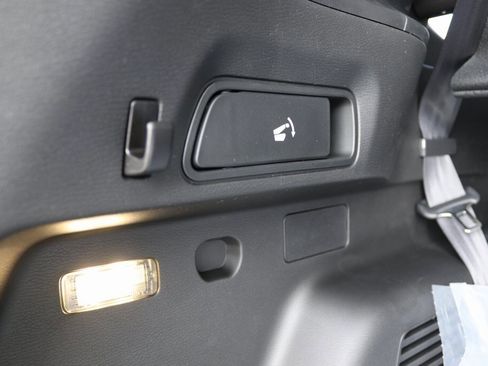 New 2026 Mitsubishi Outlander SE image 35