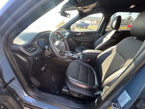 Used 2025 Ford Escape ST-Line w/ Tech Pack #1 AWD/4WD image 11