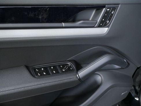 New 2026 Porsche Cayenne image 6