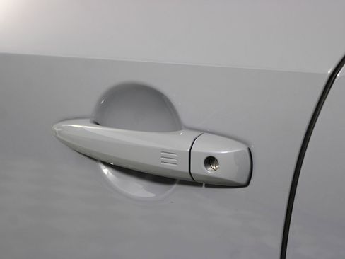 Used 2024 Nissan Ariya FWD image 41