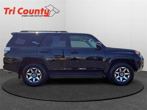 Used 2019 Toyota 4Runner TRD Off-Road image 9