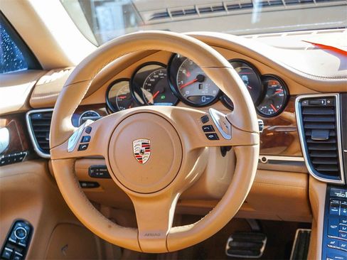 Used 2012 Porsche Panamera S image 16