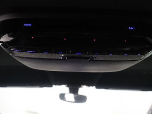 Used 2018 Chrysler Pacifica Touring-L w/ Premium Audio Group image 16