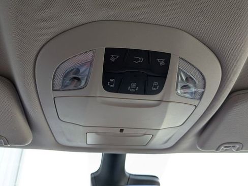 Used 2024 Chrysler Pacifica Touring-L image 20