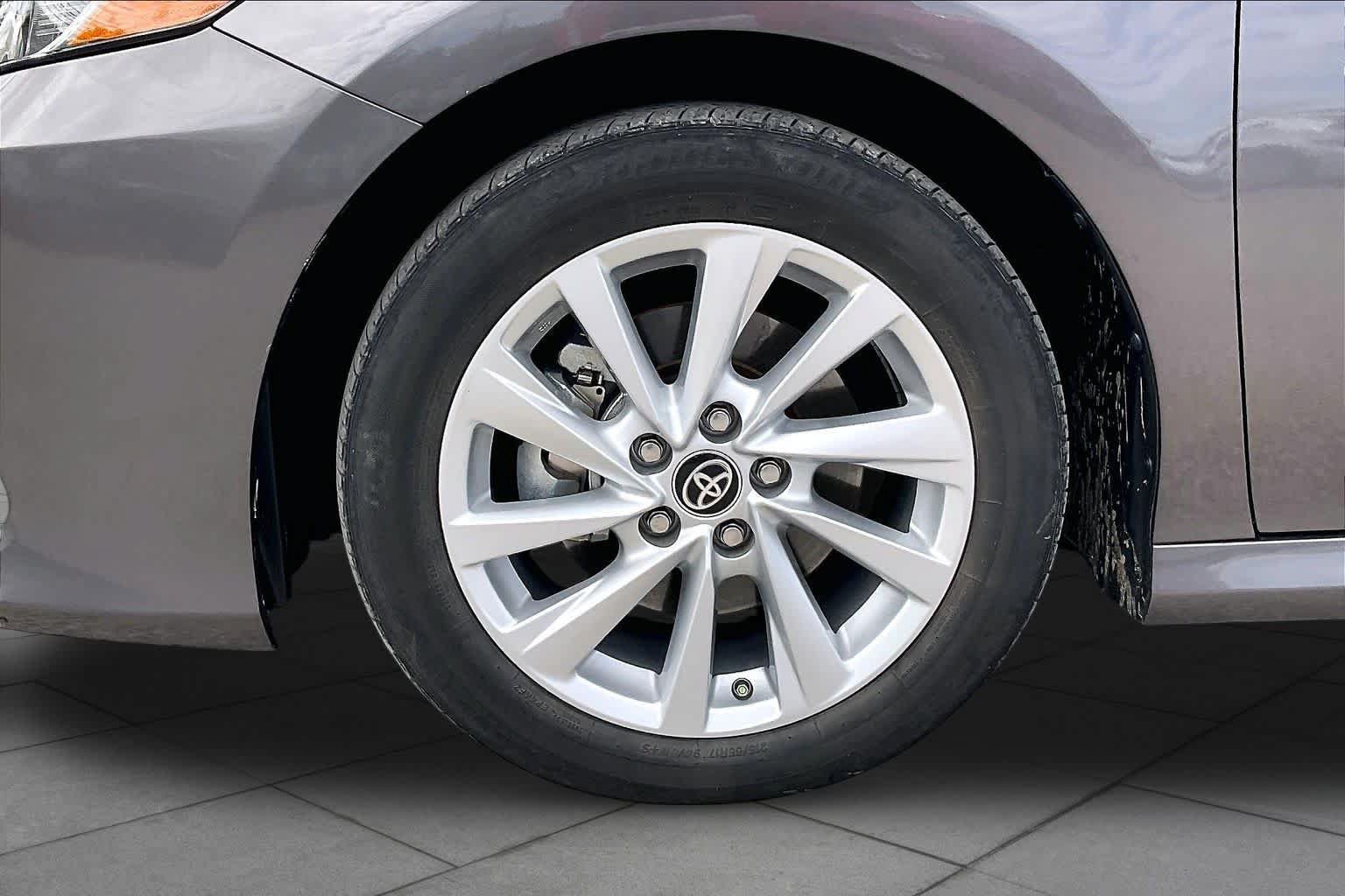 Used 2024 Toyota Camry LE w/ Convenience Package FWD image 11