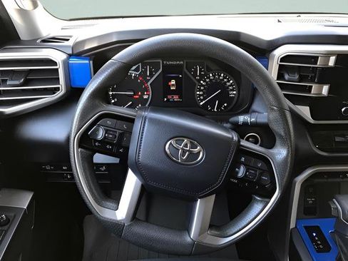 Used 2022 Toyota Tundra SR5 w/ SR5 Convenience Package AWD/4WD image 12