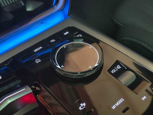 Used 2026 BMW X3 xDrive30 w/ Premium Package image 34