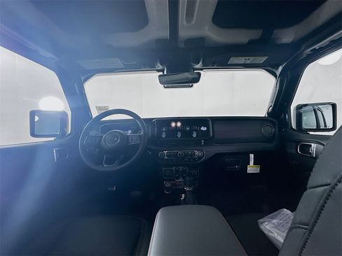 New 2025 Jeep Gladiator Rubicon image 9