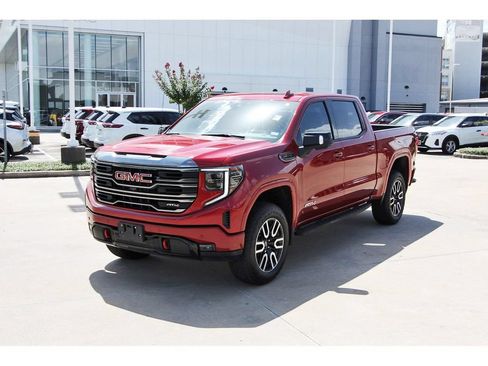 Used 2023 GMC Sierra 1500 AT4 w/ AT4 Premium Package AWD/4WD image 3