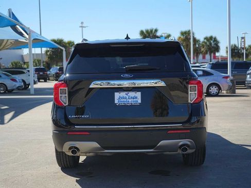 Used 2024 Ford Explorer Limited w/ Limited Technology Package image 5