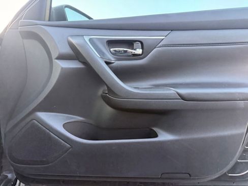 Used 2017 Nissan Altima 2.5 SR w/ Midnight Edition Package FWD image 30