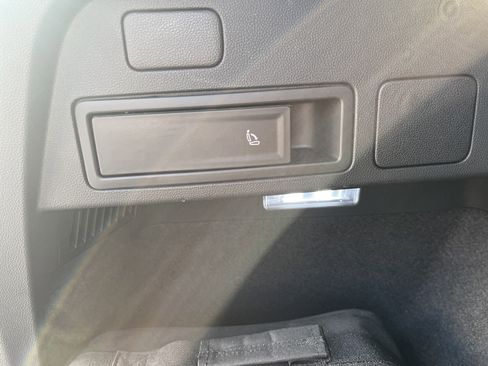 Used 2023 Volkswagen Tiguan S image 11