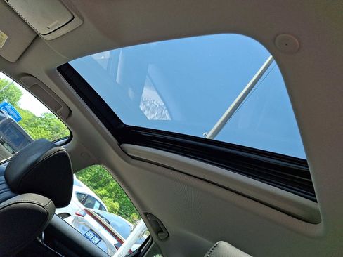 Used 2019 Honda Accord Touring image 14