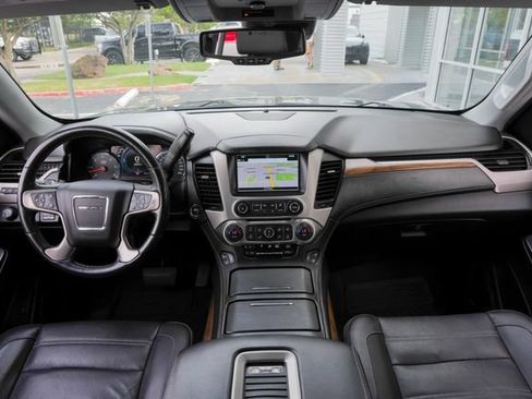 Used 2020 GMC Yukon Denali RWD image 39