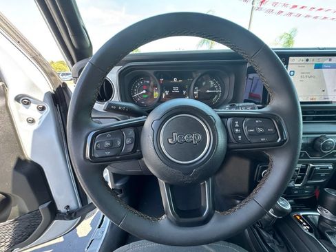 Used 2024 Jeep Wrangler Unlimited w/ Convenience Group AWD/4WD image 24