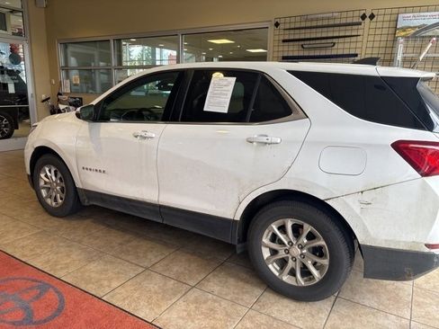 Used 2018 Chevrolet Equinox LT image 11