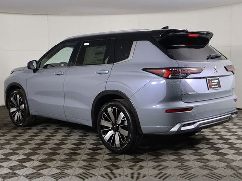 New 2026 Mitsubishi Outlander SEL image 13