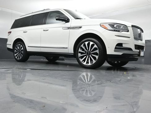 Certified 2023 Lincoln Navigator Reserve AWD/4WD image 39