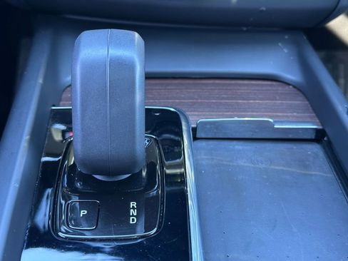 Used 2022 Volvo XC60 B5 Momentum w/ Climate Package image 24