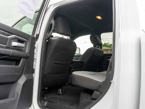 Used 2024 RAM 2500 Big Horn w/ Safety Group AWD/4WD image 27