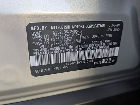 Used 2025 Mitsubishi Outlander SE image 36