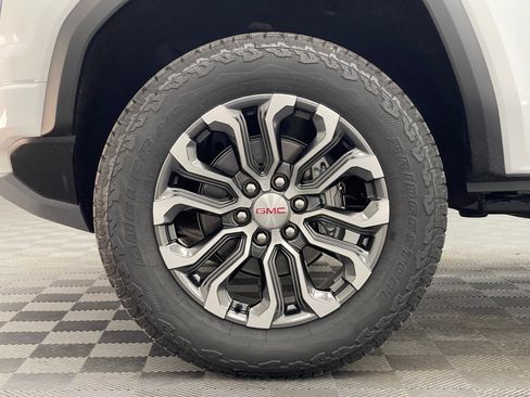 New 2026 GMC Canyon Denali AWD/4WD image 14