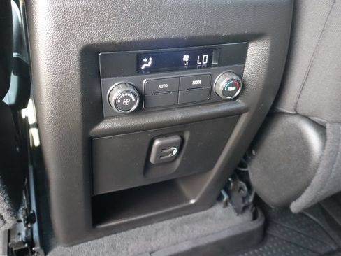 Used 2023 Chevrolet Traverse LT w/ Midnight/Sport Edition FWD image 20