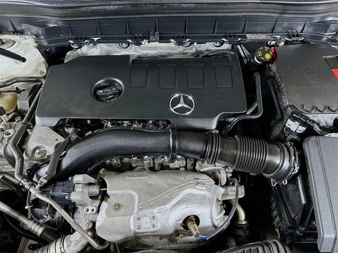 Used 2020 Mercedes-Benz GLB 250 4MATIC image 30