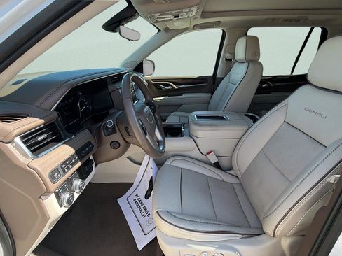 Used 2021 GMC Yukon Denali w/ Denali Premium Package image 21