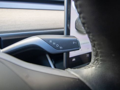 Used 2021 Tesla Model Y Long Range image 35