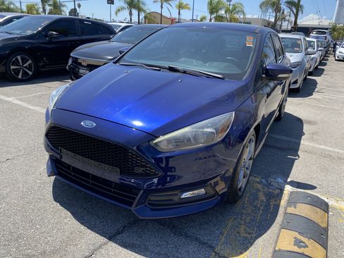 Used 2016 Ford Focus ST w/ Equipment Group 401A FWD image 2