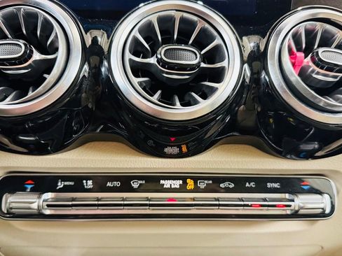 Used 2023 Mercedes-Benz GLB 250 4MATIC image 13