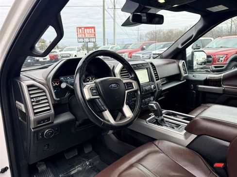 Used 2017 Ford F150 Platinum w/ Equipment Group 701A Luxury image 34