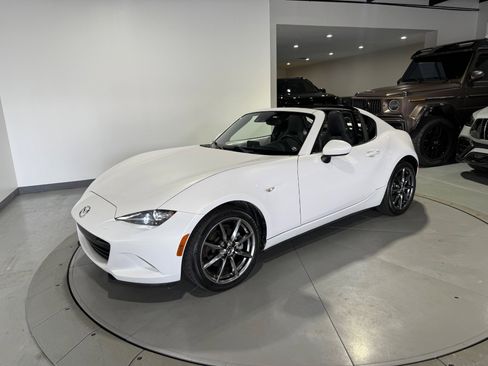 Used 2017 MAZDA MX-5 Miata RF Grand Touring RWD image 4