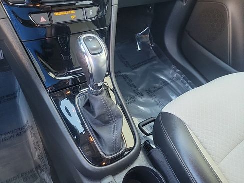 Used 2022 Buick Encore Preferred w/ Safety Package image 21