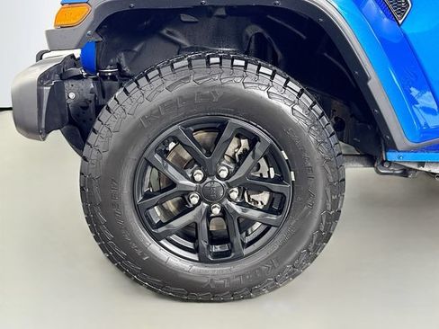 Used 2021 Jeep Gladiator Sport AWD/4WD image 32