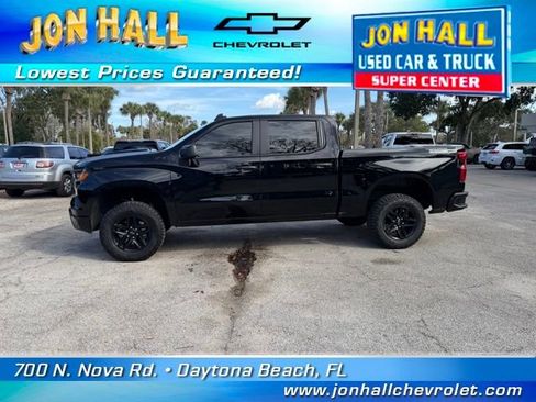 Used 2025 Chevrolet Silverado 1500 Custom Trail Boss w/ Dark Appearance Package image 4