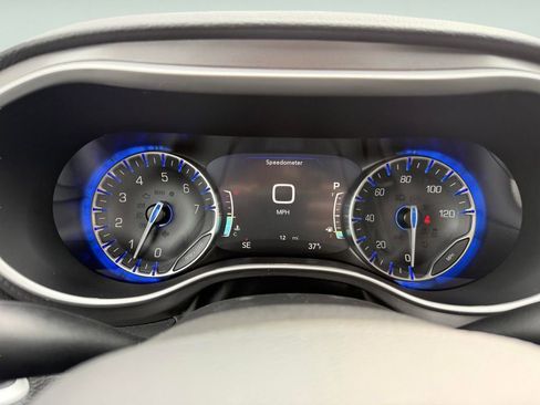New 2026 Chrysler Pacifica Select AWD/4WD image 26
