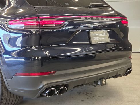 Certified 2022 Porsche Cayenne AWD/4WD image 8