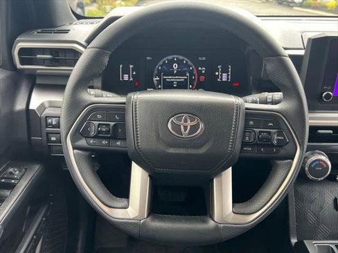 Certified 2025 Toyota 4Runner SR5 AWD/4WD image 23