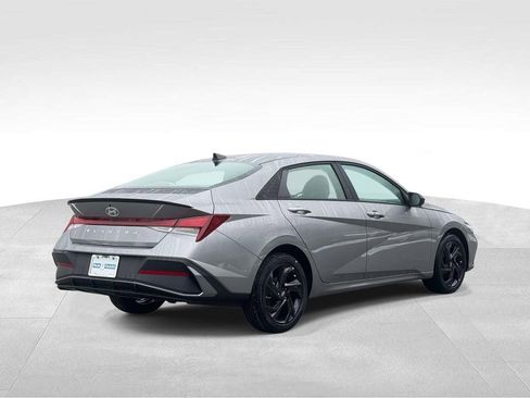 New 2026 Hyundai Elantra Sport FWD image 4