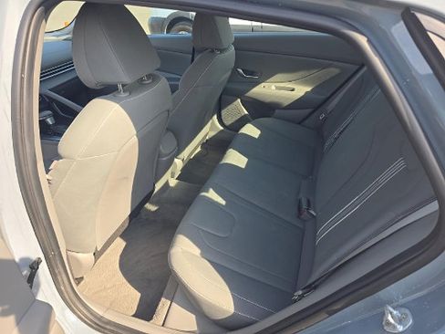 Used 2023 Hyundai Elantra SEL FWD image 7