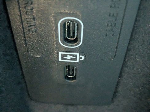 Certified 2024 Volvo XC90 T8 Plus w/ Protection Package Premier image 25