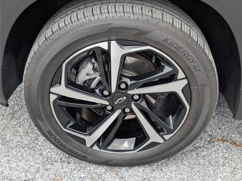 Used 2023 Chevrolet TrailBlazer RS w/ Sun and Liftgate Package AWD/4WD image 11